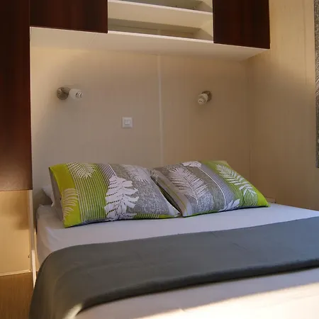 Mobilhomes De Pierrot キャンプ場 4*