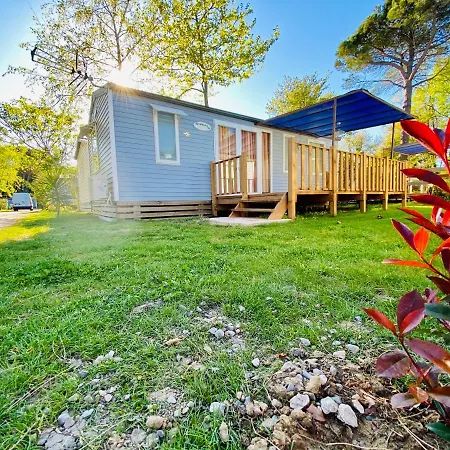 Camping Mobilhomes De Pierrot 4*